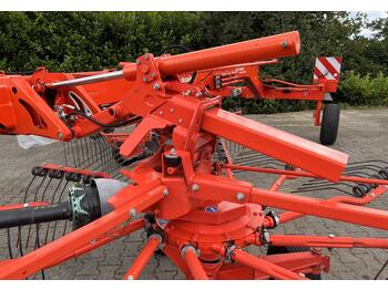 آلة تيبيس العشب/ آلة جمع العشب Kuhn GA 6520