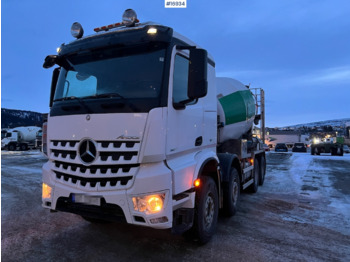 شاحنة خلاطة خرسانة MERCEDES-BENZ Arocs