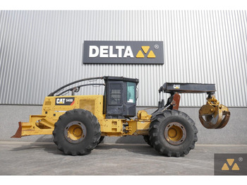 Caterpillar 545D - معدات الغابات