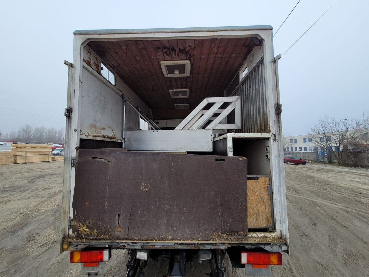 شاحنة نقل خيل IVECO Eurocargo 190 E 38 - 4 horses transporter: صورة 8