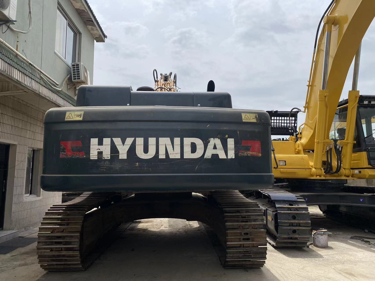 حفار زحاف Korea made HYUNDAI used excavator good condition R485LVS best service on sale: صورة 3