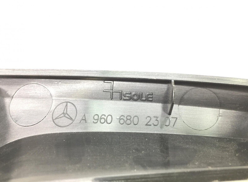 مصد العربة Mercedes-Benz Arocs 2635 (01.13-): صورة 6