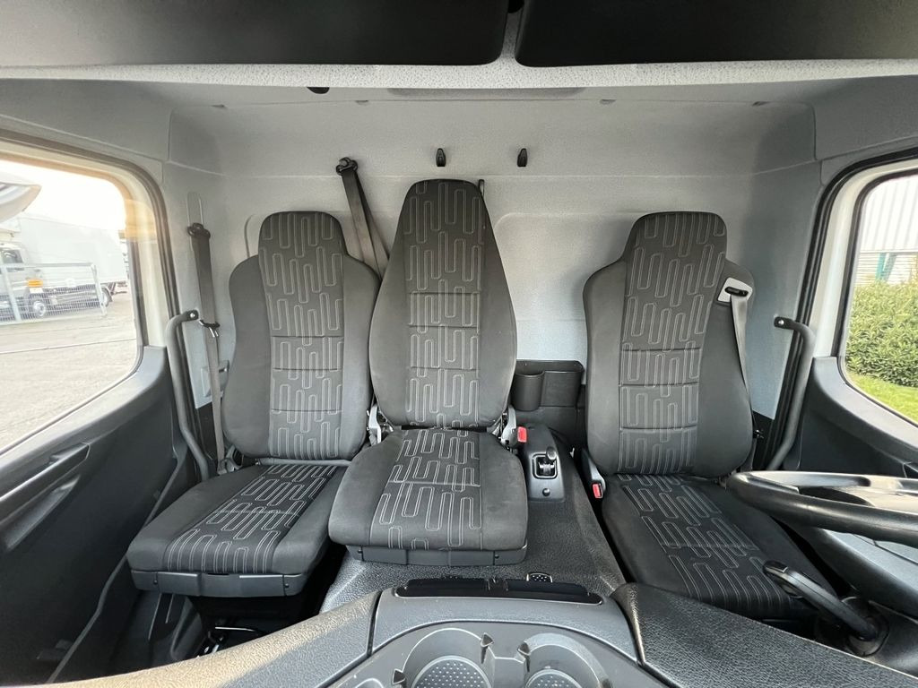 شاحنة مقفلة Mercedes-Benz Atego 1524L Koffer 7,3m LBW 3-Sitze Klima AHK: صورة 2