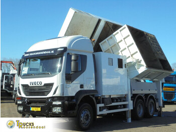 شاحنة الشفط IVECO Trakker
