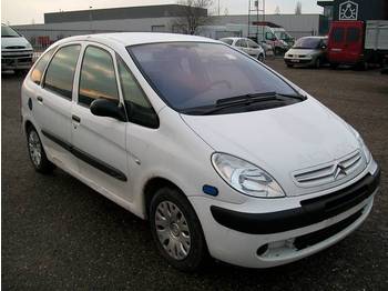 Citroen MPV, fabr.CITROEN, type PICASSO, 2.0 HDI, eerste inschrijving 01-01-2006, km-stand 136.700, chassisnr VF7CHRHYB25736940, AIRCO, alle documenten aanwezig - سيارة