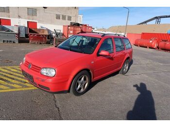 سيارة Volkswagen Golf Variant