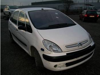 citroen MPV, fabr.CITROEN, type PICASSO, 2.0 HDI, eerste inschrijving 01-01-2006, km-stand 114.700, chassisnr VF7CHRHYB39999467, AIRCO, alle documenten aanwezig - سيارة