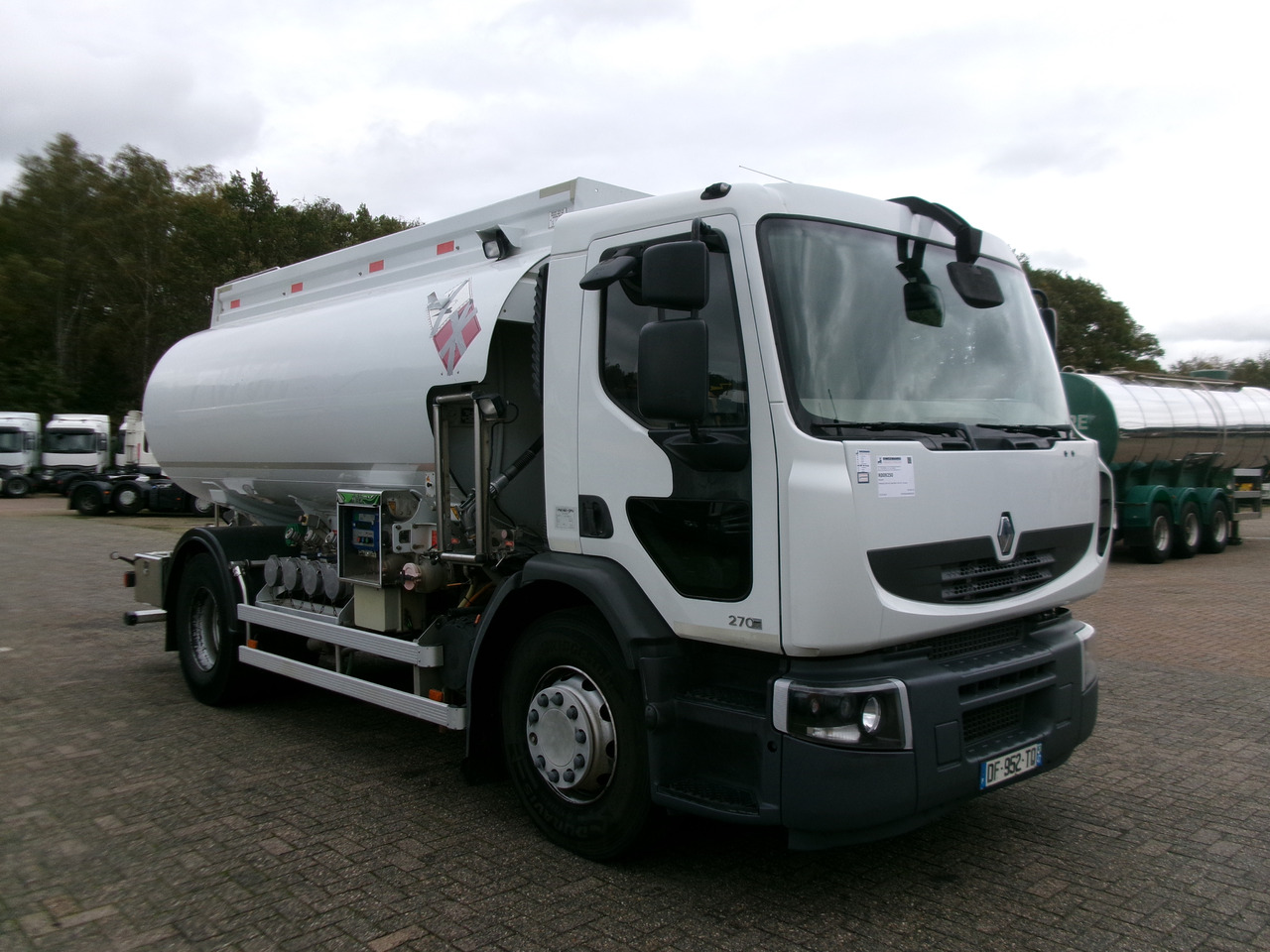 شاحنة صهريج لنقل الوقود Renault Premium 260 4x2 fuel tank 13.8 m3 / 4 comp: صورة 2