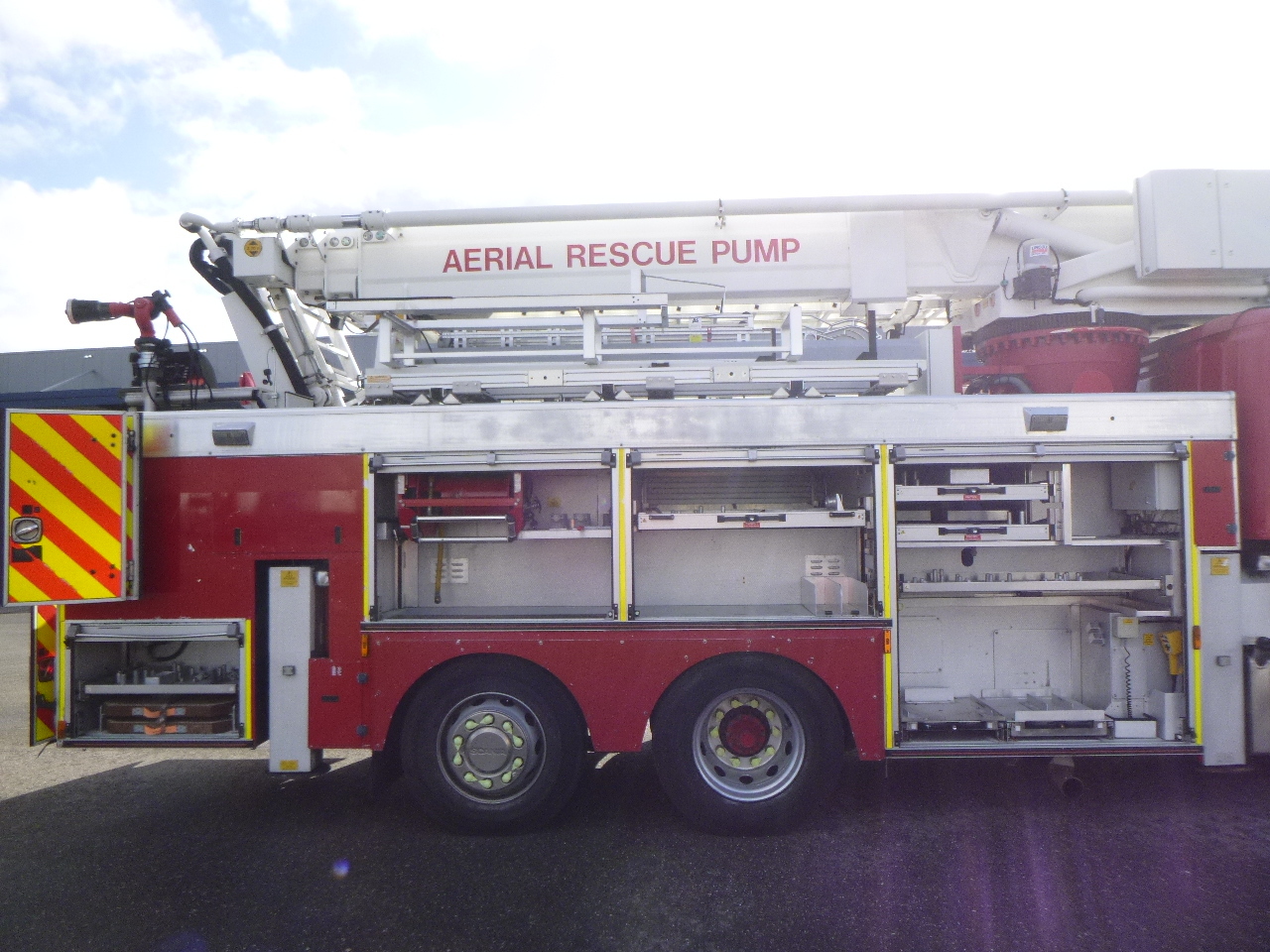 سيارة إطفاء Scania P310 6x2 RHD fire truck + pump, ladder & manlift: صورة 13