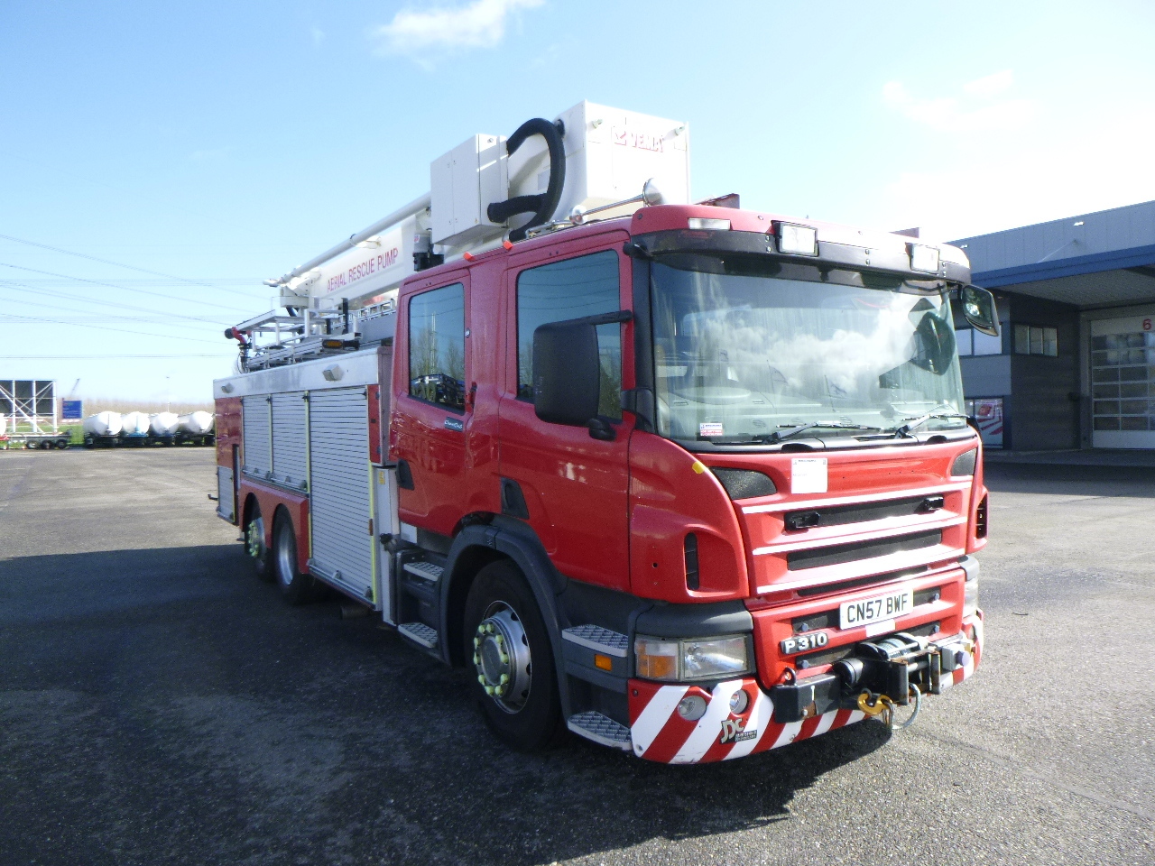 سيارة إطفاء Scania P310 6x2 RHD fire truck + pump, ladder & manlift: صورة 2