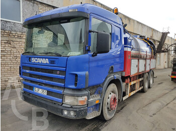 شاحنة الشفط Scania P 94 GB: صورة 1