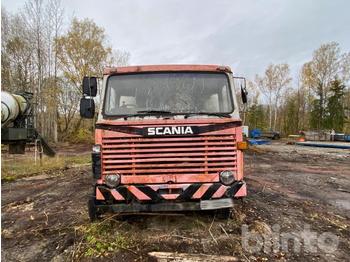 سياره كنس شوارع Scania reservdelsbil: صورة 1