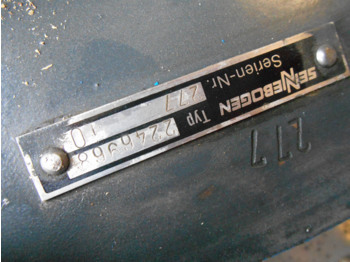 Sennebogen 2246968 - محرك السفر