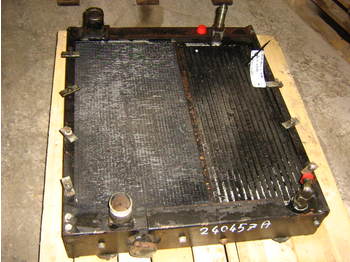 Case Poclain 81CK - مبرد المحرك