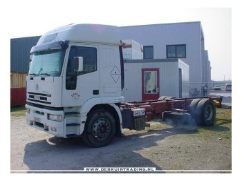 Iveco 260E 27 4X2 long chassis - شاحنة هيكل كابينة