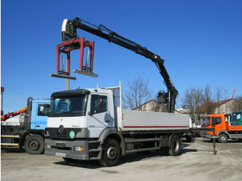 شاحنات مسطحة Mercedes-Benz Atego 1823 L Pritsche Heckkran Hiab102