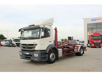 شاحنة ذات خطاف Mercedes-Benz AXOR 1833 L