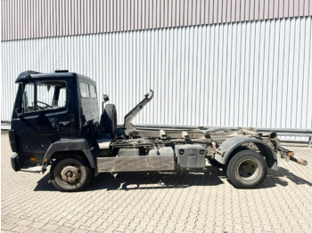 شاحنة ذات خطاف MERCEDES-BENZ LK 817