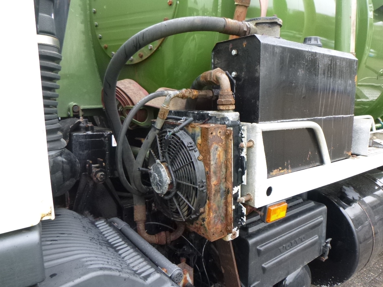 شاحنة الشفط Volvo FM7 290 6X4 RHD vacuum tank 13.7 m3: صورة 14