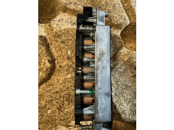 علبة التروس و قطع الغيار - شاحنة ZF Ventilblock TRAXON Getriebe 0501330550: صورة 4