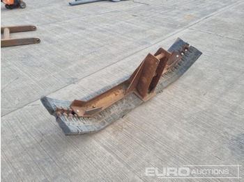 Grading Blade 45mm Pin to Suit 4-6 Ton Excavator - شفرة الآلة: صورة 1
