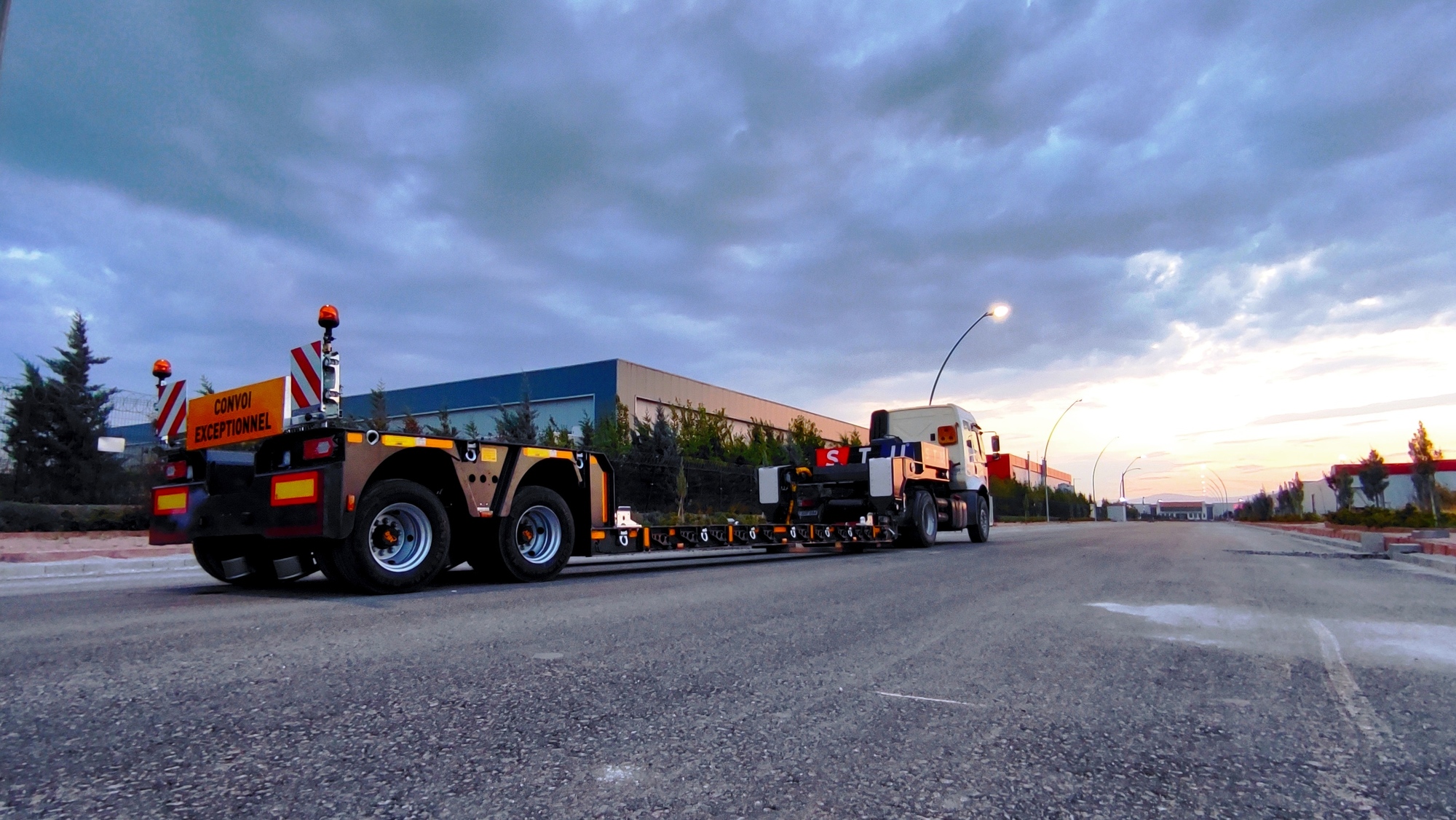 STU TRAILER DORSE ITHALAT IHRACAT LTD. STI. undefined: صورة 4