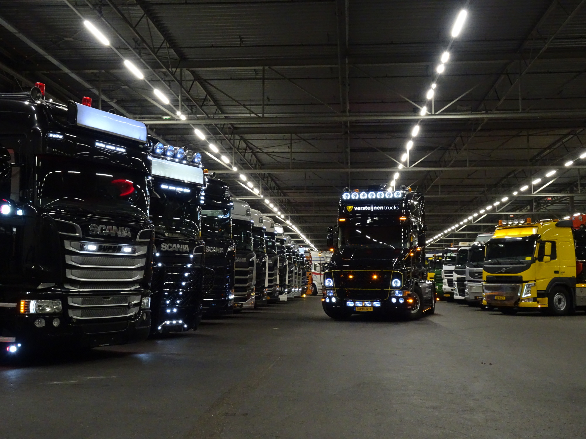 Versteijnen Trucks B.V. - آليات المنفعة/ مركبات خاصة undefined: صورة 1