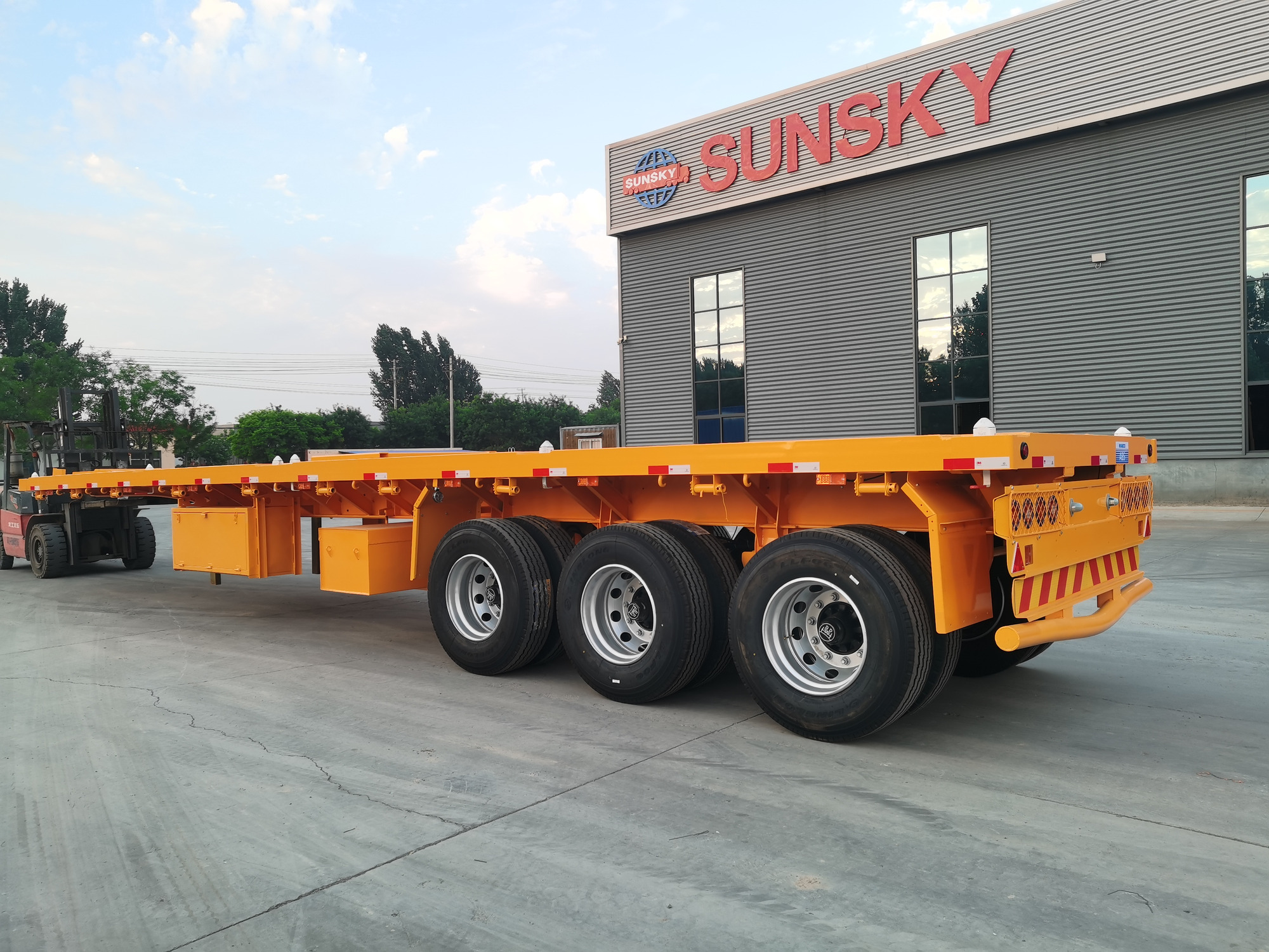 Xiamen Sunsky Vehicle Co.,Ltd - وحدات جر SINOTRUK - سنة: 2022, علبة السرعة: يدوي undefined: صورة 4