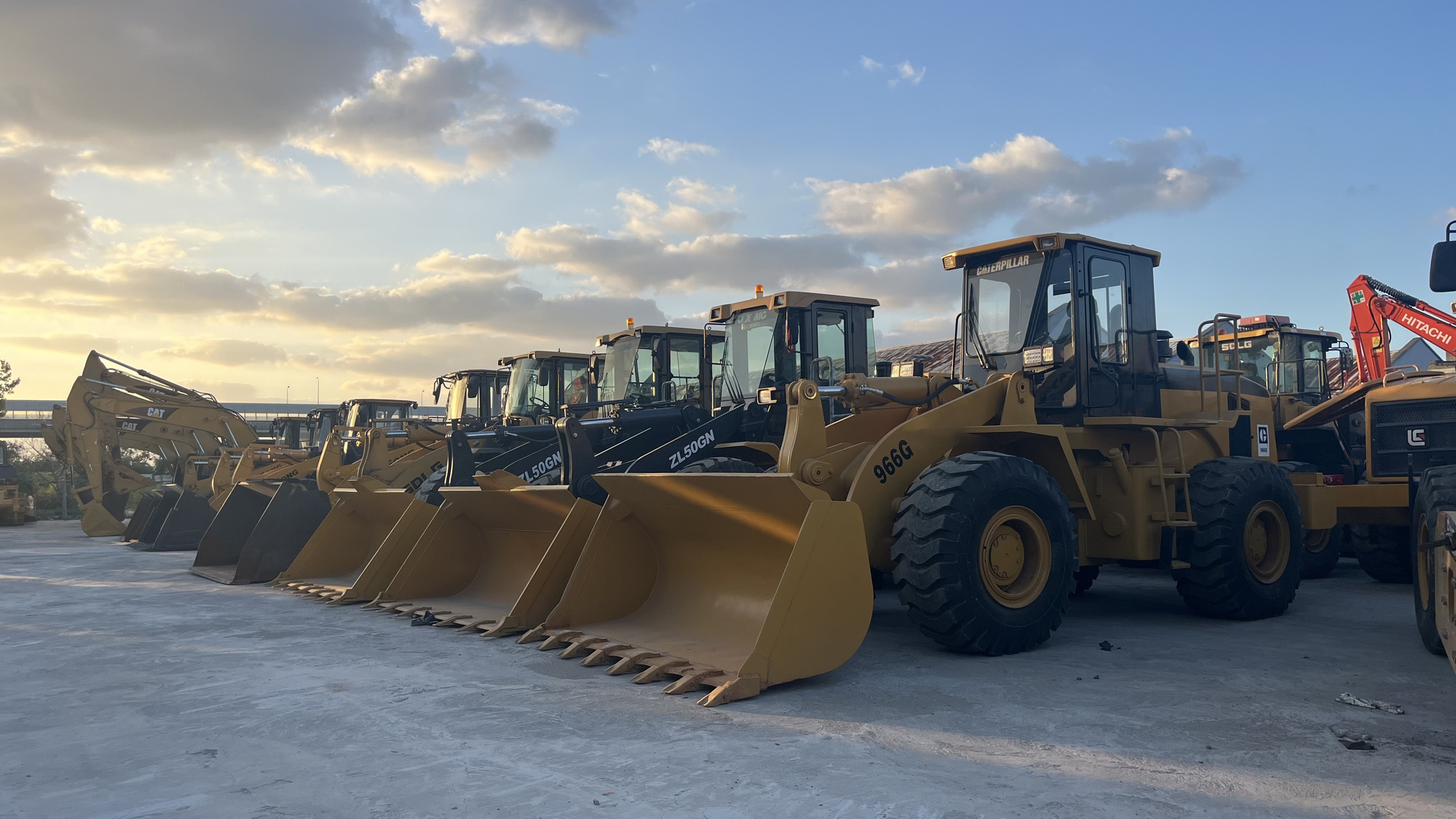 Sunight Development Company Limited - شاحنات undefined: صورة 20