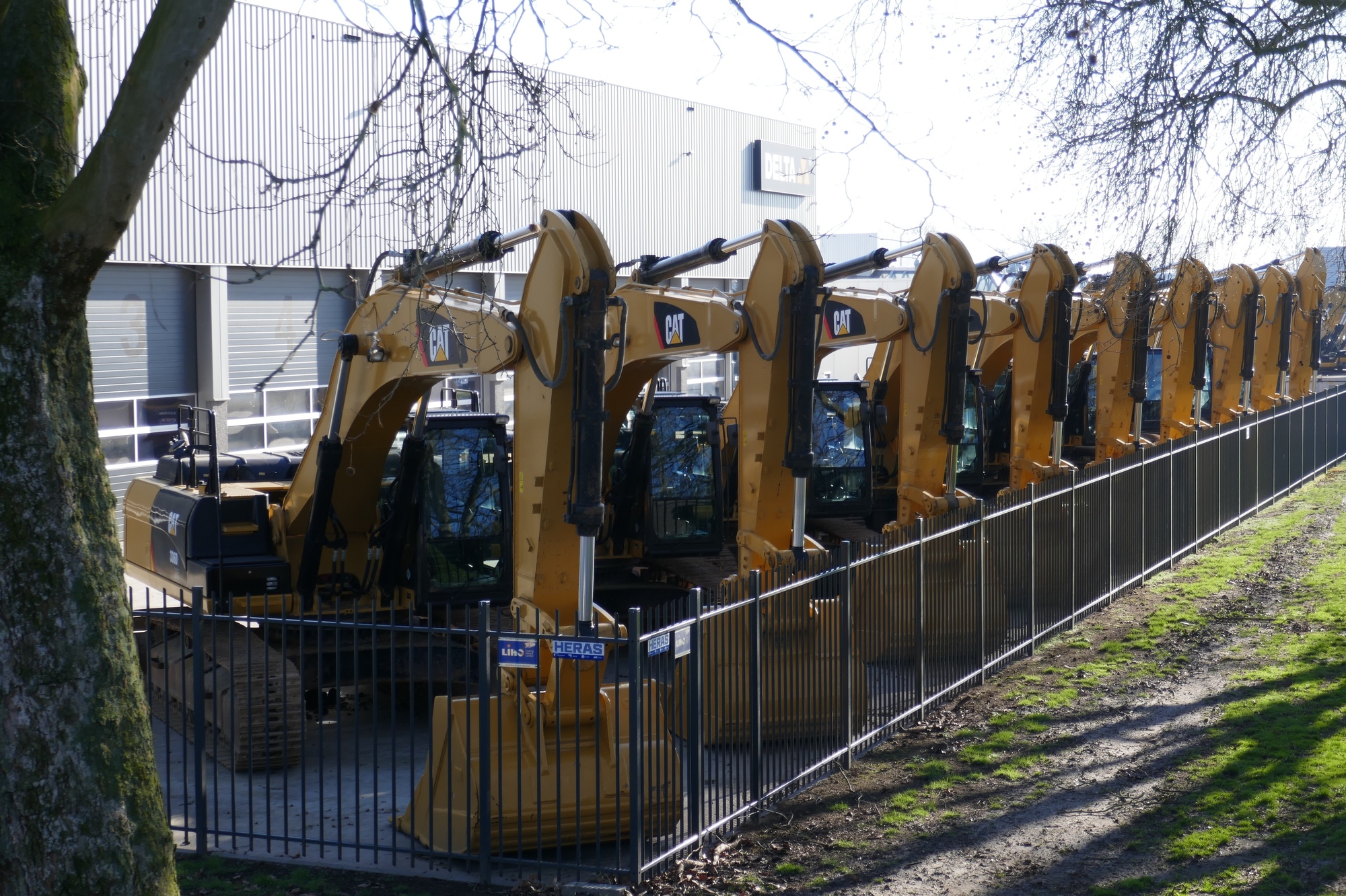 Delta Machinery - مركبات للبيع undefined: صورة 2