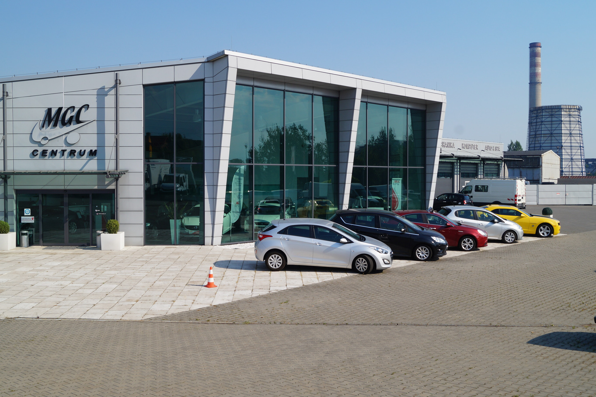 MGC CENTRUM SAMOCHODOW DOSTAWCZYCH - آليات المنفعة/ مركبات خاصة MERCEDES-BENZ - أوربية 4 undefined: صورة 1