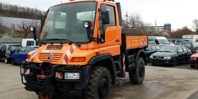 1&1 - Automobile - شاحنات UNIMOG U300 - علبة السرعة: أوتوماتيك undefined: صورة 1
