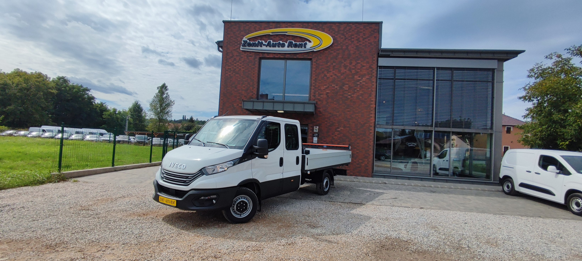 Zenit-Auto Rent Kft. - مركبات للبيع undefined: صورة 10