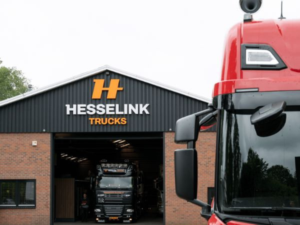 Hesselink Trucks B.V. - وحدات جر IVECO - سنة: 2012 undefined: صورة 1