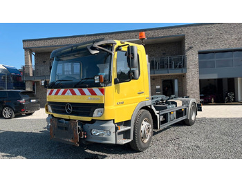شاحنة ذات خطاف Mercedes-Benz 1318 1218 Abrollkipper Mercedes-Benz 1318 1218 Abrollkipper: صورة 2