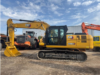 حفار زحاف CATERPILLAR 320D3