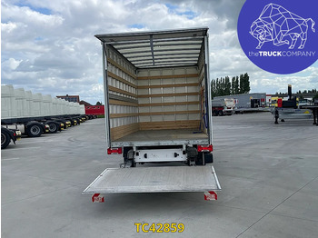 شاحنة مغلقة الصندوق VOLKSWAGEN Crafter