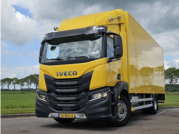 شاحنة مقفلة IVECO S-WAY