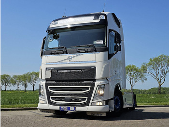 وحدة جر VOLVO FH 500