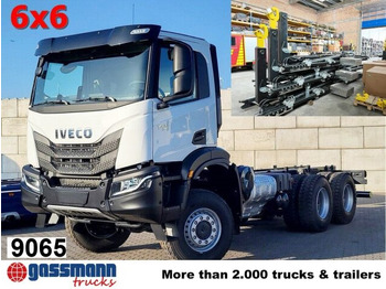 شاحنة ذات خطاف IVECO T-WAY