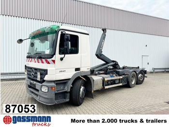 شاحنة ذات خطاف MERCEDES-BENZ Actros 2541