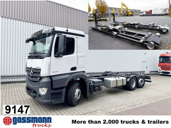 شاحنة ذات خطاف MERCEDES-BENZ Actros 2548