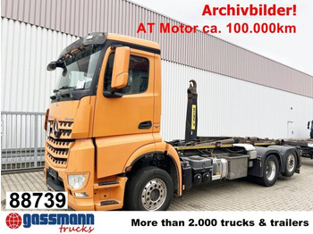 شاحنة ذات خطاف MERCEDES-BENZ Arocs