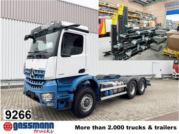 شاحنة ذات خطاف MERCEDES-BENZ Arocs 2651