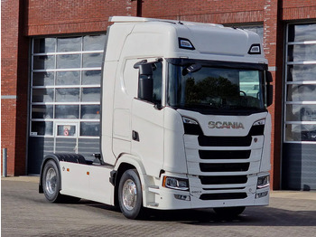 وحدة جر SCANIA
