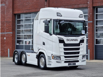 وحدة جر SCANIA S 660 V8