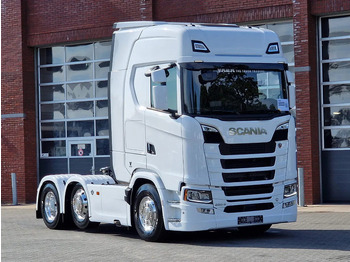 وحدة جر SCANIA S 660 V8