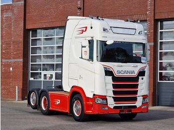 وحدة جر SCANIA S 500