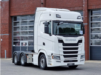 وحدة جر SCANIA S 540
