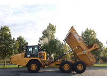 شاحنة قلاب مفصلية CATERPILLAR 730
